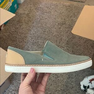 UGG Stylish Green and Tan Loafers